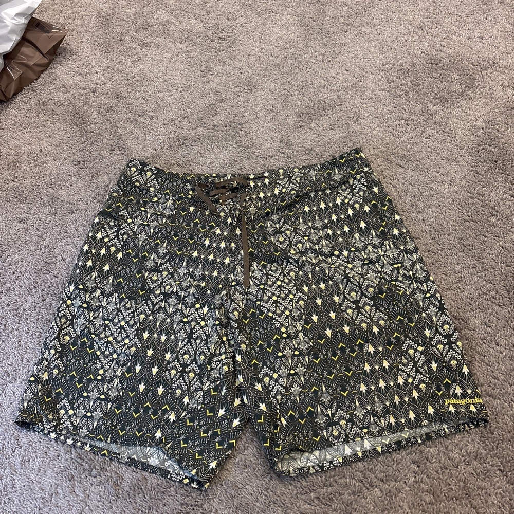 Men's 38 Patagonia Wavefarer Board Shorts Swim Trunks 86556 Maharaja Forest Glen
